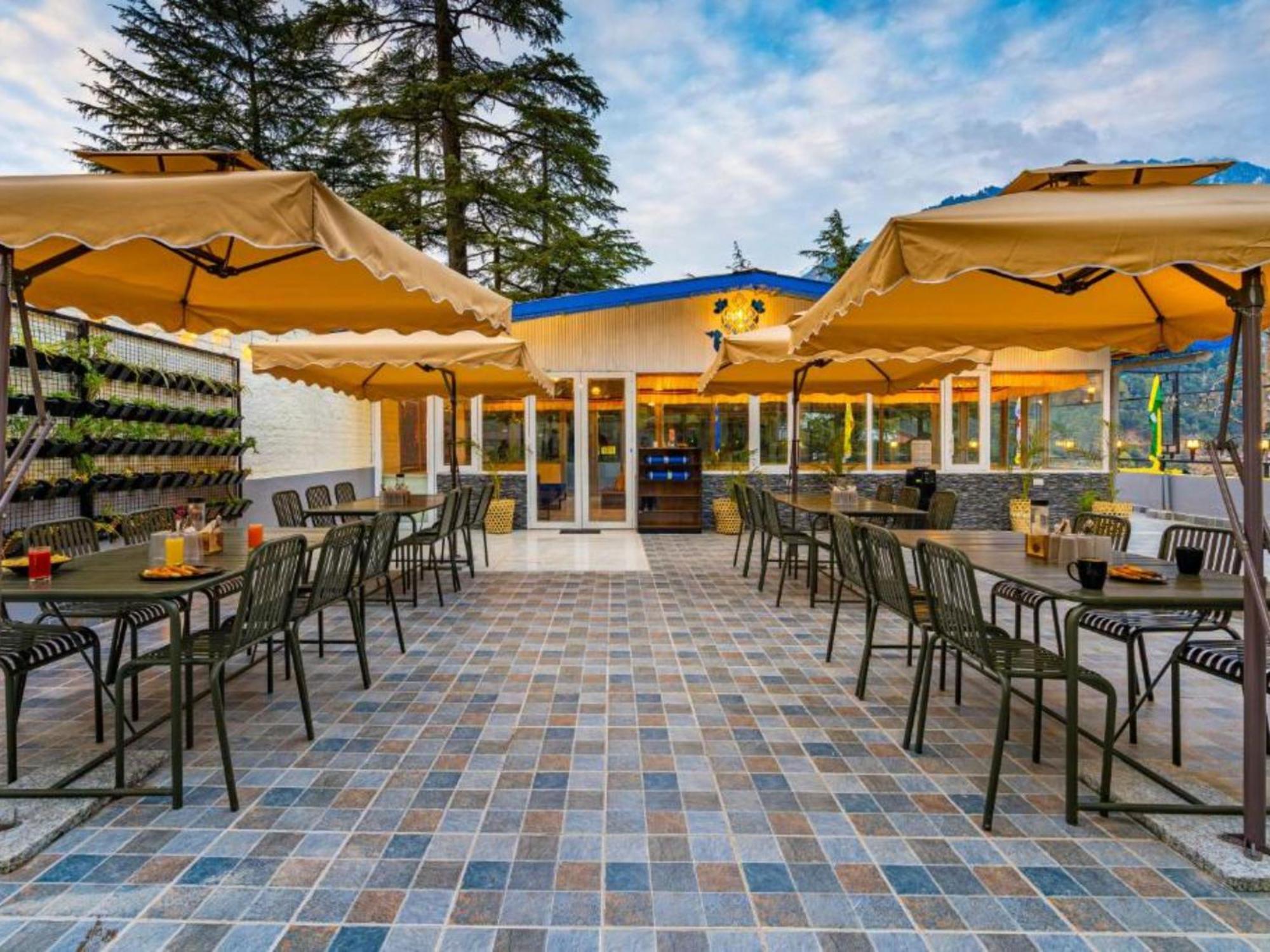 The Hosteller Mcleodganj, Mall Road McLeod Ganj Bagian luar foto